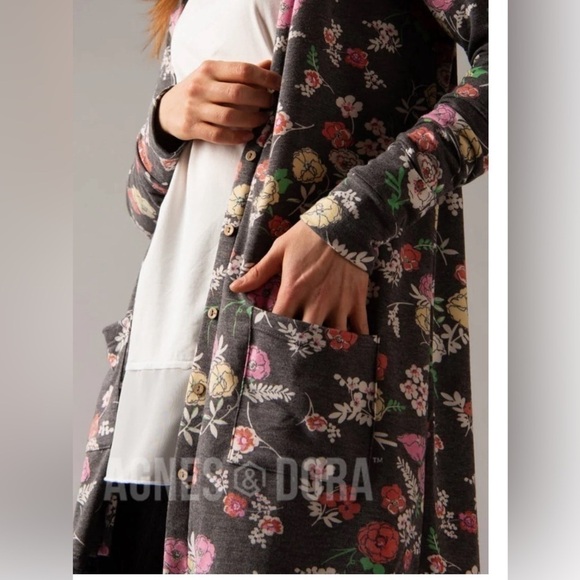 Agnes & Dora™ Essential Cardigan Pop of Pink Size S (4/6) Lightweight Floral - Picture 12 of 13